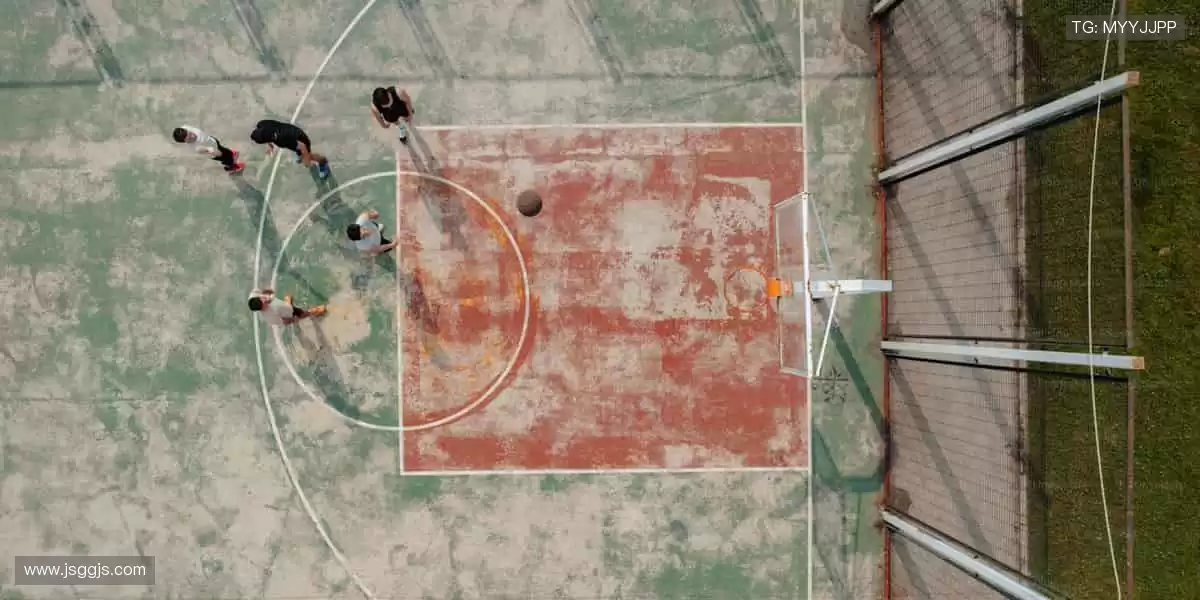 🎁限量周边,把赛场激情带回家!